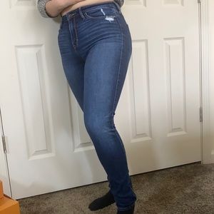 Beautiful high rise jean.
